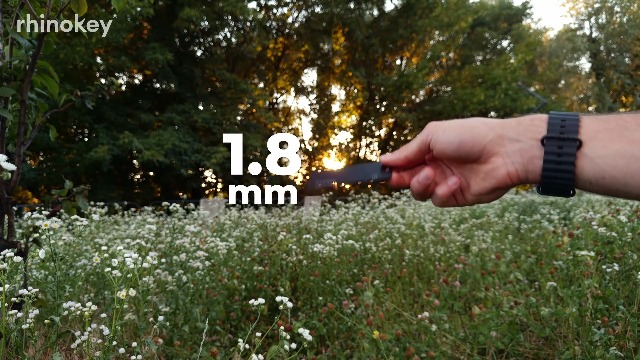 BUCK-TICK ブラックキャリーカート Amazon.com: Rhinokey® Apple MFi Certified Wallet Tracker Card