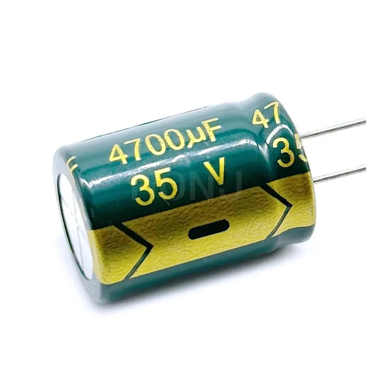 Condensateur electrolytique 4700uF 35V ideal pour reparer la carte electronique d'un vieux televiseur