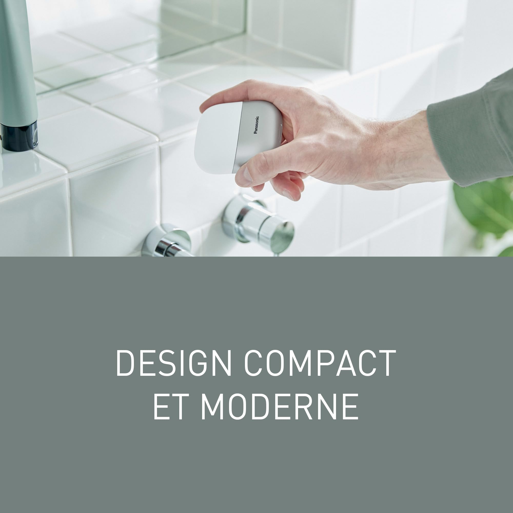 Panasonic ES-ACM3BW503 Série 700s Rasoir Compact 3 Lames, rasoir électrique utilisable à sec ou sous l'eau, capteur de barbe, étanchéité IPX7, chargeur USB-C, adaptateur d'alimentation AC USB, blanc.