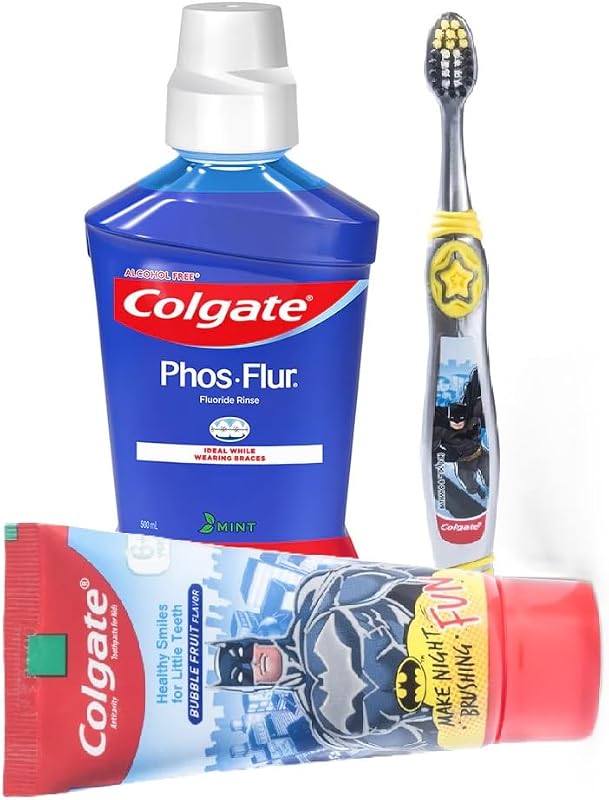 Colgate Kids Complete Dental Care Batman Pasta de dientes anticaries 80 g y enjuague bucal PhosFlur Mint 500 ml con cepillo de dientes Batman extra suave con limpiador de lengua para niños mayores de 6 años