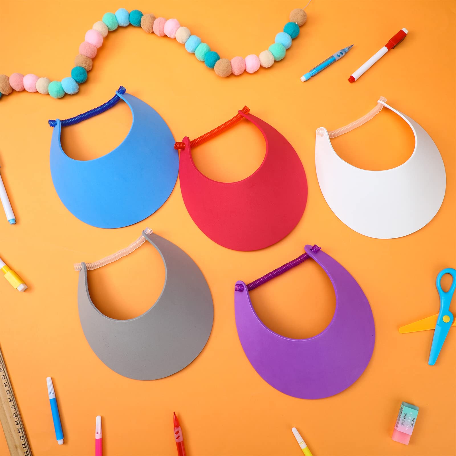 Lot de 72 visières d'été réglables en mousse avec bandes enroulées, 12 couleurs assorties, chapeau de protection solaire, fournitures de golf, chapeaux de fête en vrac pour enfants, garçons et filles,