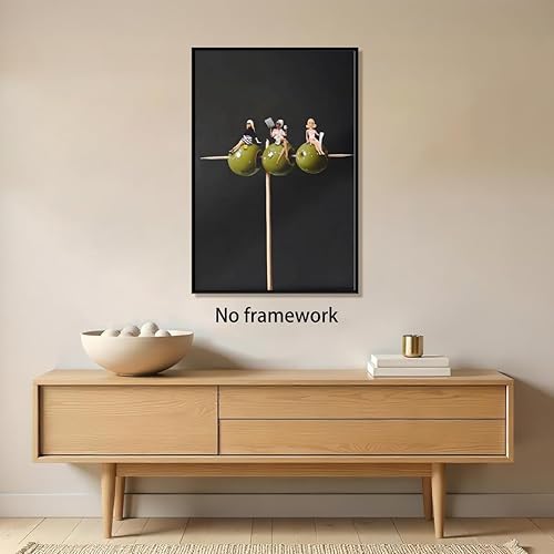 Miniatura 7 de Póster de lienzo con texto en inglés "Martini Olive", arte de pared de cóctel retro de Barbie, minimalista, mini mujeres sobre aceitunas,