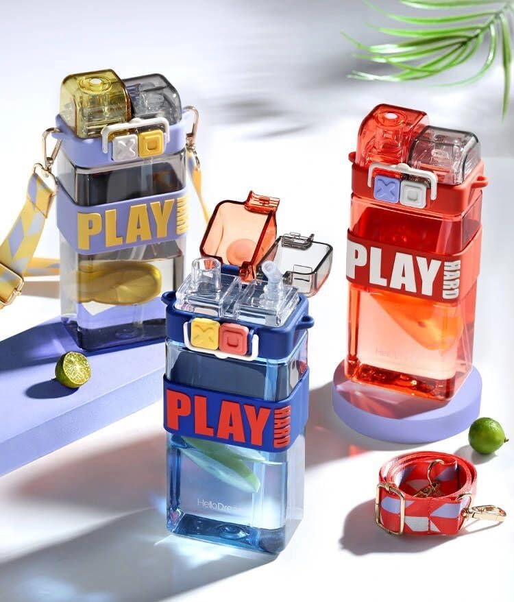 Miniatura 2 de Botella de agua cuadrada a prueba de fugas de 18 onzas con botón separado y diseño de tapa abatible, boquilla y popote, botella deportiva sin BPA