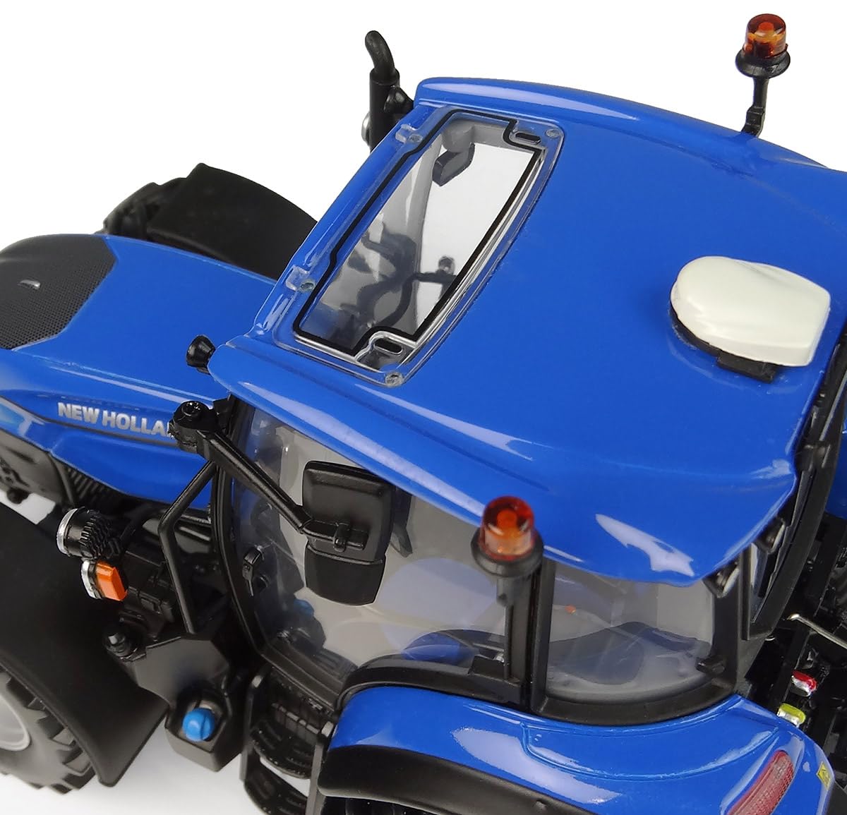 Universal Hobbies New Holland T5.120 Traktor ze srebrnoszarymi felgami, 7202