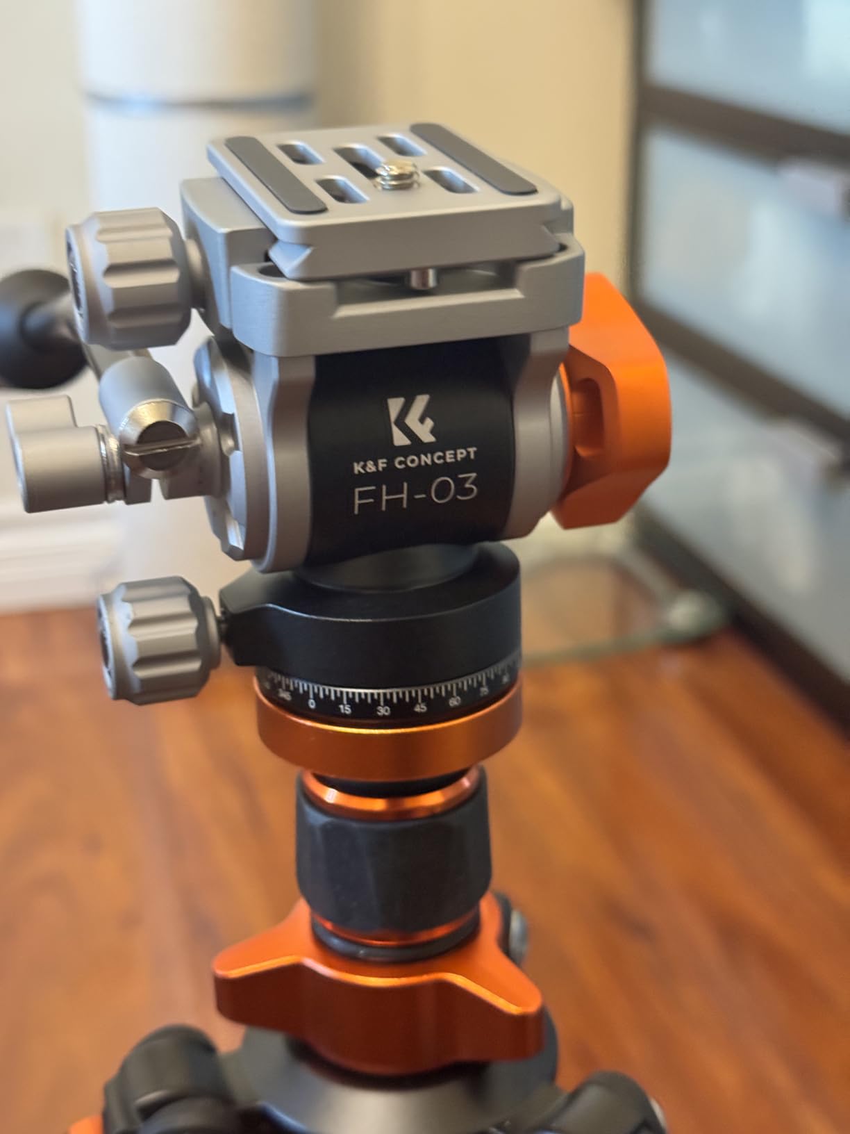 Quite a nice and light tripod.
