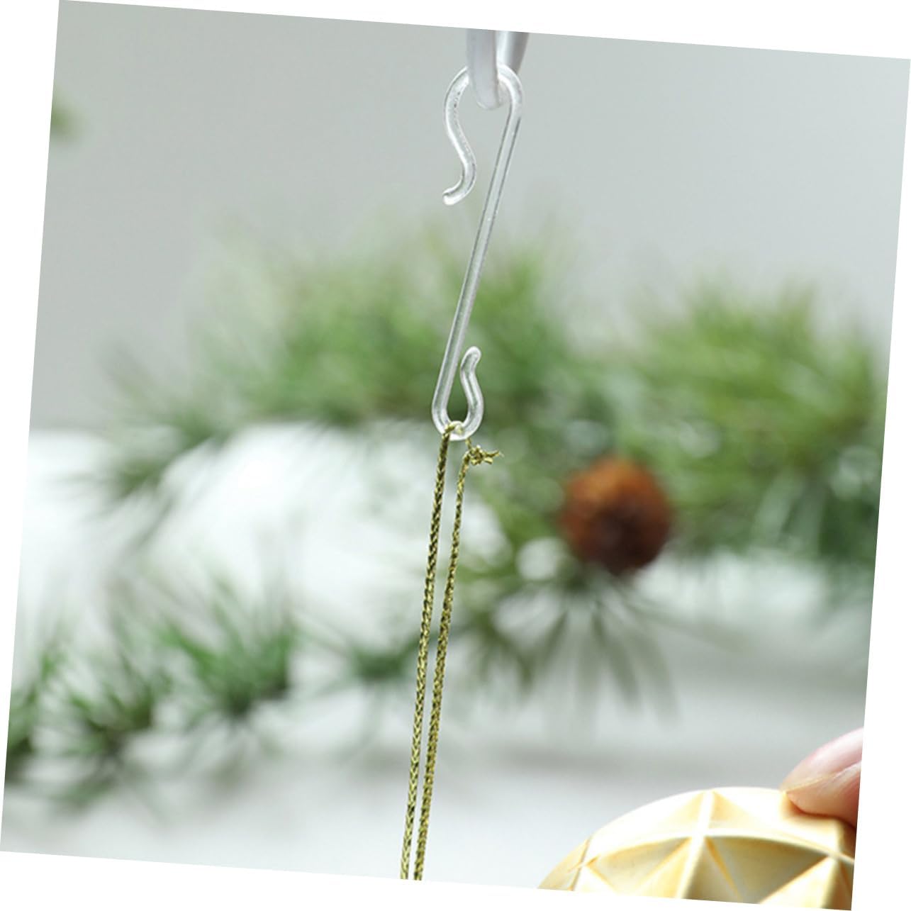 100pcs Plastic Christmas Ball Hooks Gold Decorating Hangers for Tree Multifunctional Ornament Hooks