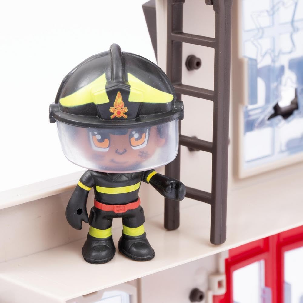 Giochi Preziosi Bomberos- Playset Que Incluye Palacio en Llamas, vehículo de Rueda Libre de Bomberos, Bombero de 7 cm Lleno de Accesorios y Detalles para niños a Partir de 4 años