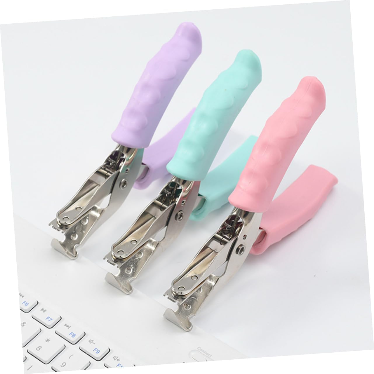 EXCEART 4pcs Hand Held Staple Removers for Effortless Staple Removal Lightweight and Compact Office Tools Random Colors for Home School and Office Use
