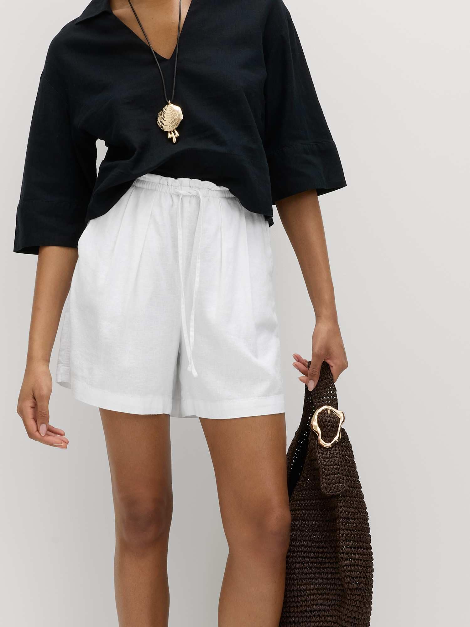Marks & Spencer Damen-Shorts aus Leinenmischgewebe mit hohem Bund – Kordelzug im Bund – Zwei praktische Taschen an den Hüften
