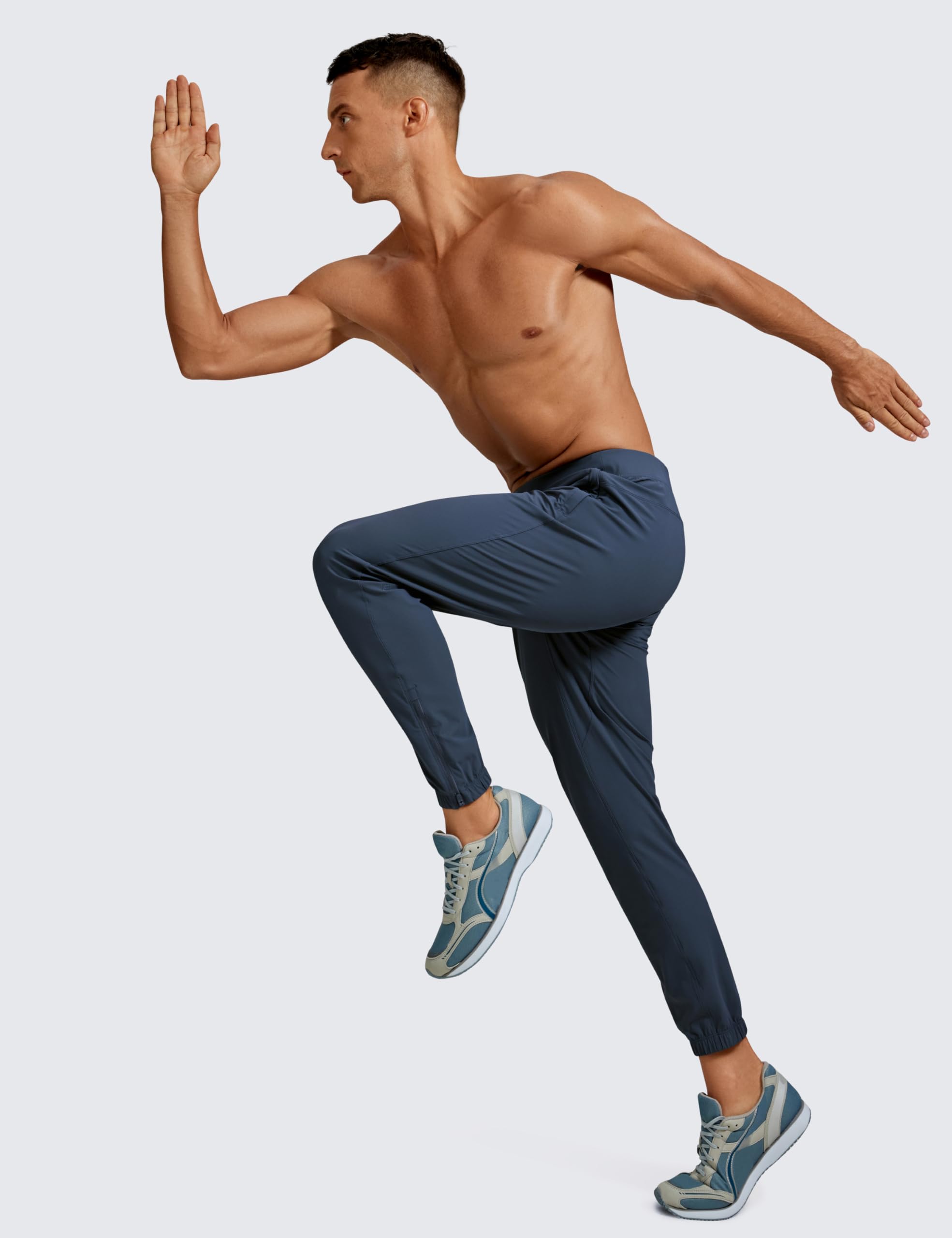 CRZ YOGA Athletic Joggers para Hombre Ligero Ejecutar Formación Pantalones con Bolsillos con Cremallera y Cremalleras de Tobillo 29"
