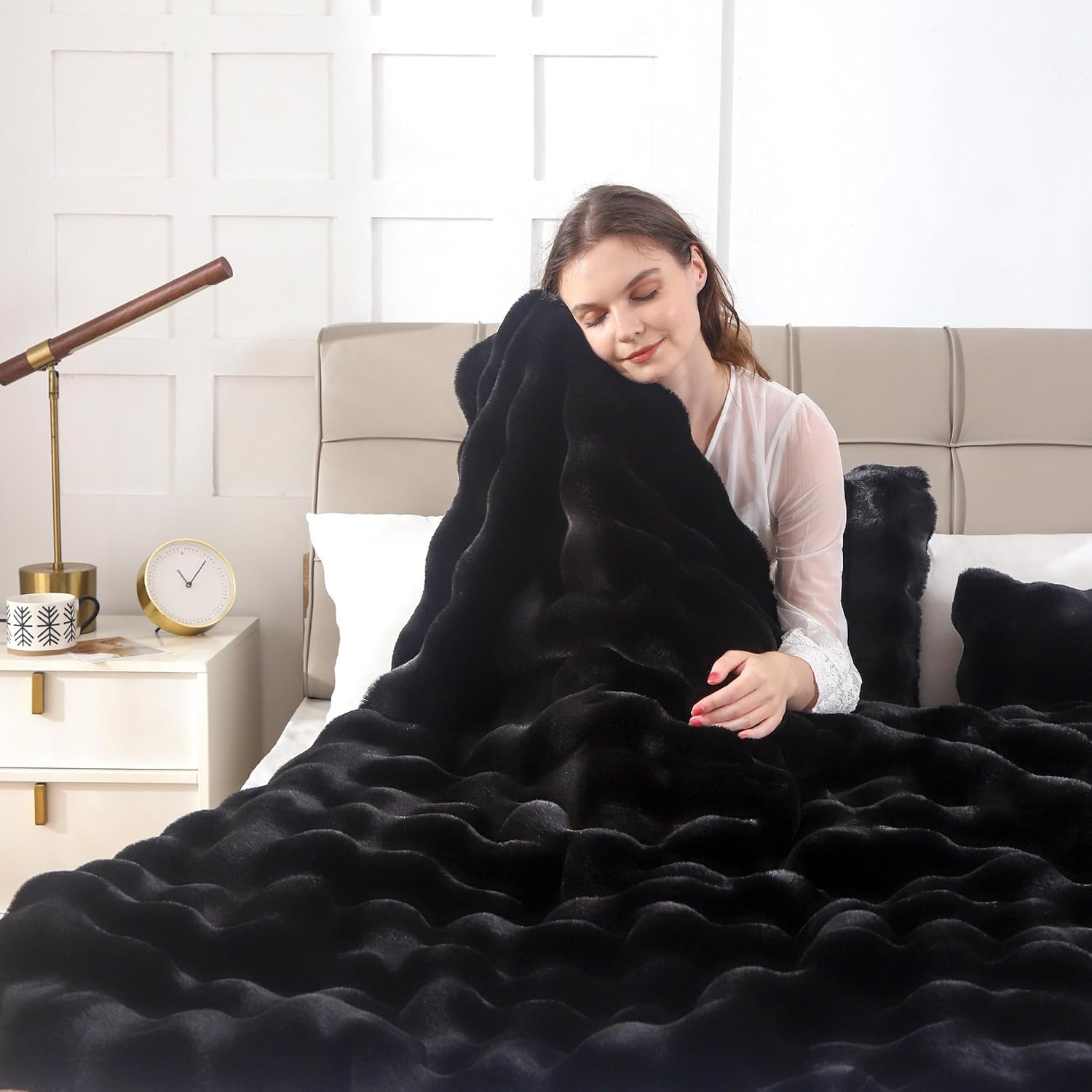 Amazon.com: HRLMP Faux Rabbit Fur Throw Blanket for Couch 1000GSM