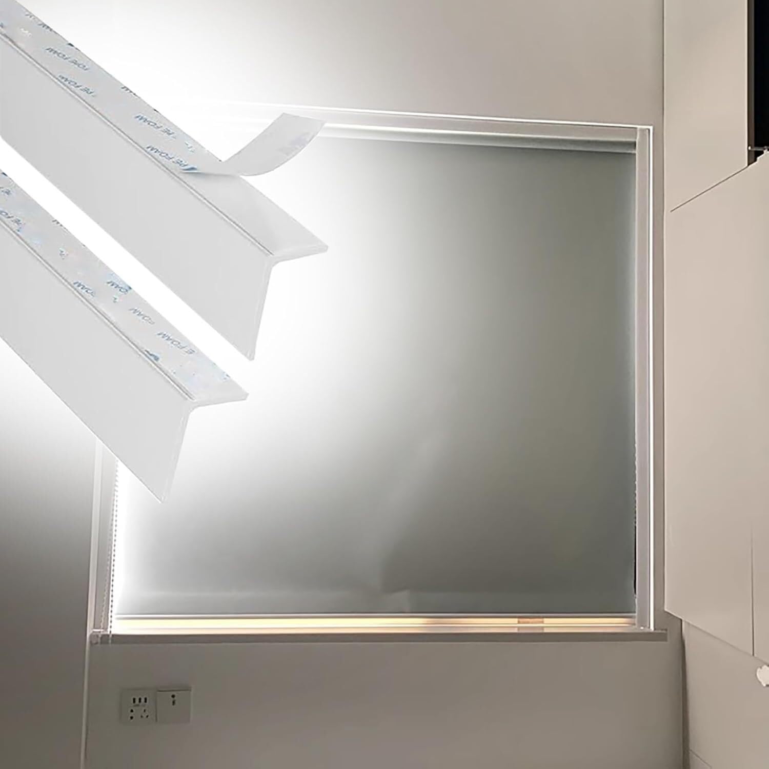 Evita luz lateral en persianas enrollables con este canal bloqueador de 180cm