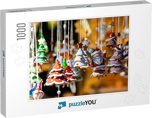 Decoraciones de cerámica navideña en el mercado de Navidad en el aparejo... rompecabezas rompecabezas con 1000 piezas
