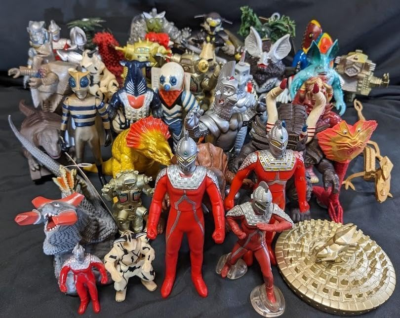 ウルトラセブン&登場怪獣・宇宙人(バンダイ)ソフビ37体セット+4 Amazon.co.jp: ウルトラセブン&登場怪獣宇宙人 ソフビ37体