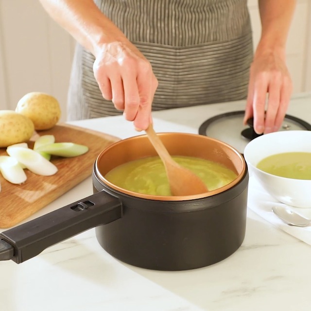 Hytric Hot Pot Electric 2,5 liter draagbare elektrische braadpan met antiaanbaklaag, dubbele vermogensregeling, multifunctioneel frituren, steak, pasta, ramkoker voor slaapkamer en