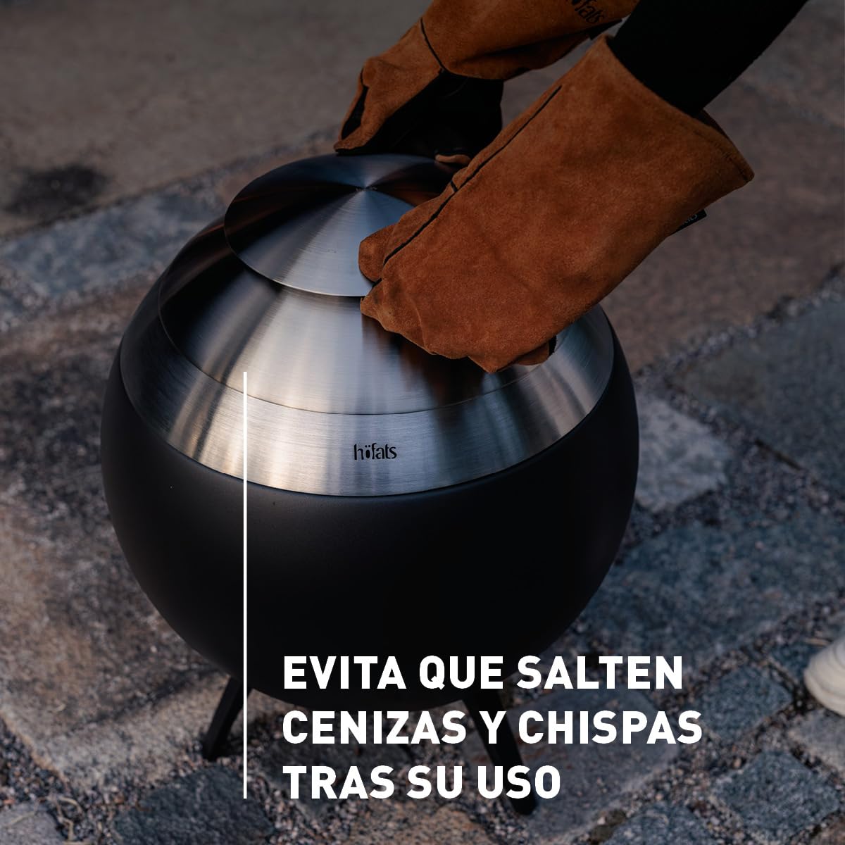 höfats - Tapa MOON 45 de acero inoxidable con sistema de ventilación - Cubierta para evitar que vuelen cenizas y chispas - La curvatura evita la acumulación de agua - Resistente a la intemperie