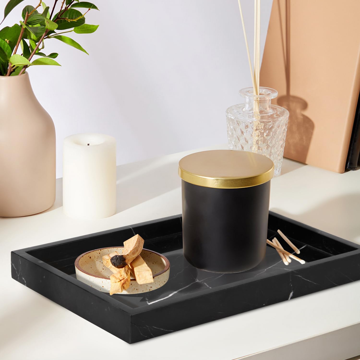 Plateau de Salle de Bain Plateau Marbre Naturel Luxueux Polyvalent Plateaux Décoratif pour Cosmétiques, Plans de Travail, Cuisine, Clés, Café, Parfum, Bijoux (Noire et Blanche, 30 x 20 x 3 cm)