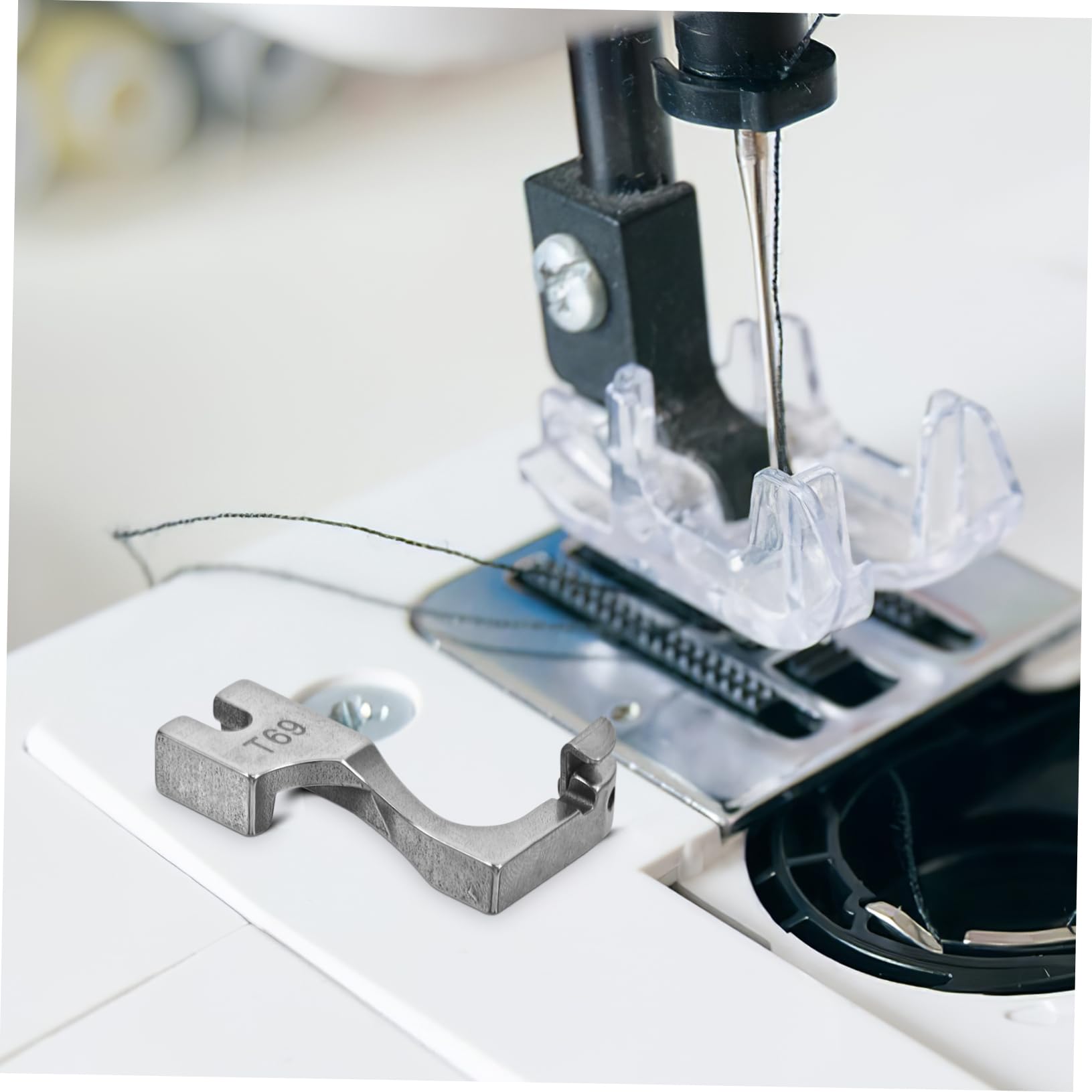 Pied-de-biche pour Fermeture Éclair Industrielle T69 Réglable, 2 Pièces | Compatible Brother, Design Unilatéral avec Rainure, Accessoire pour Machine à Coudre Industrielle