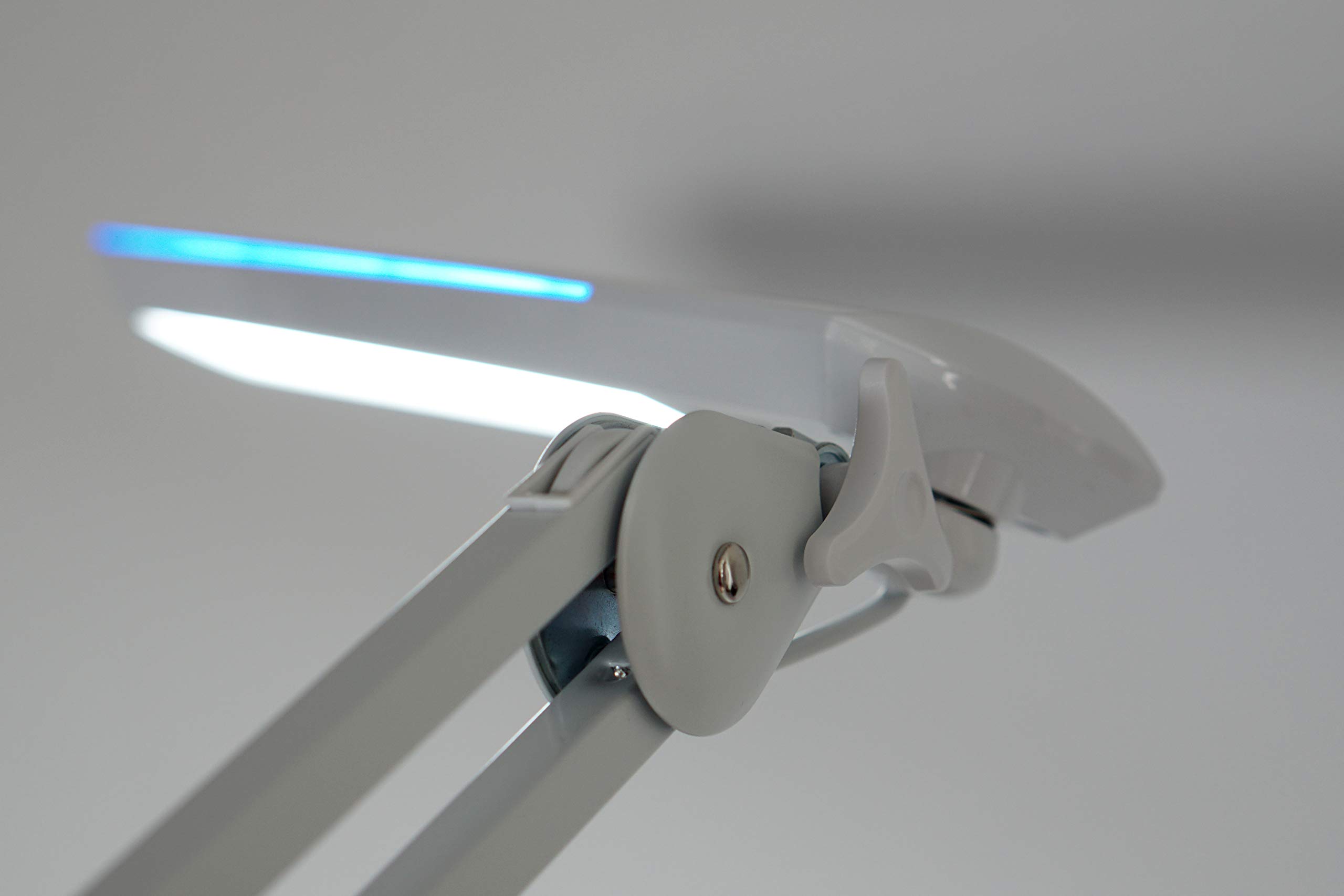 SEMPLIX LED Arbeits-Lampe weiß: (60 PCS LED, 4fach dimmbar) Mit Einer Tischklemme und Höhenverstellbarem Lampenarm