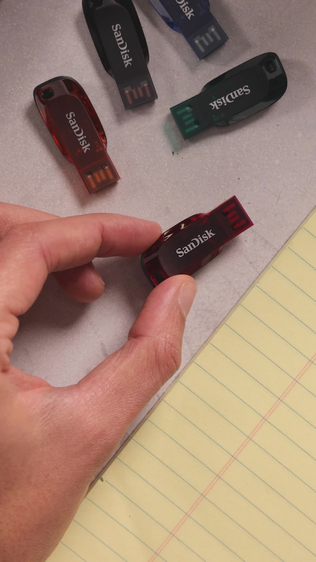 SanDisk 16 GB USB 2.0 Lotto Lotto 10 Penne USB SanDisk Cruzer Glide 16 GB USB 2.0 - Ricondizionate, Velocità 10-15 MB/s, FAT32 Lotto Penne USB SanDisk - Foto 3