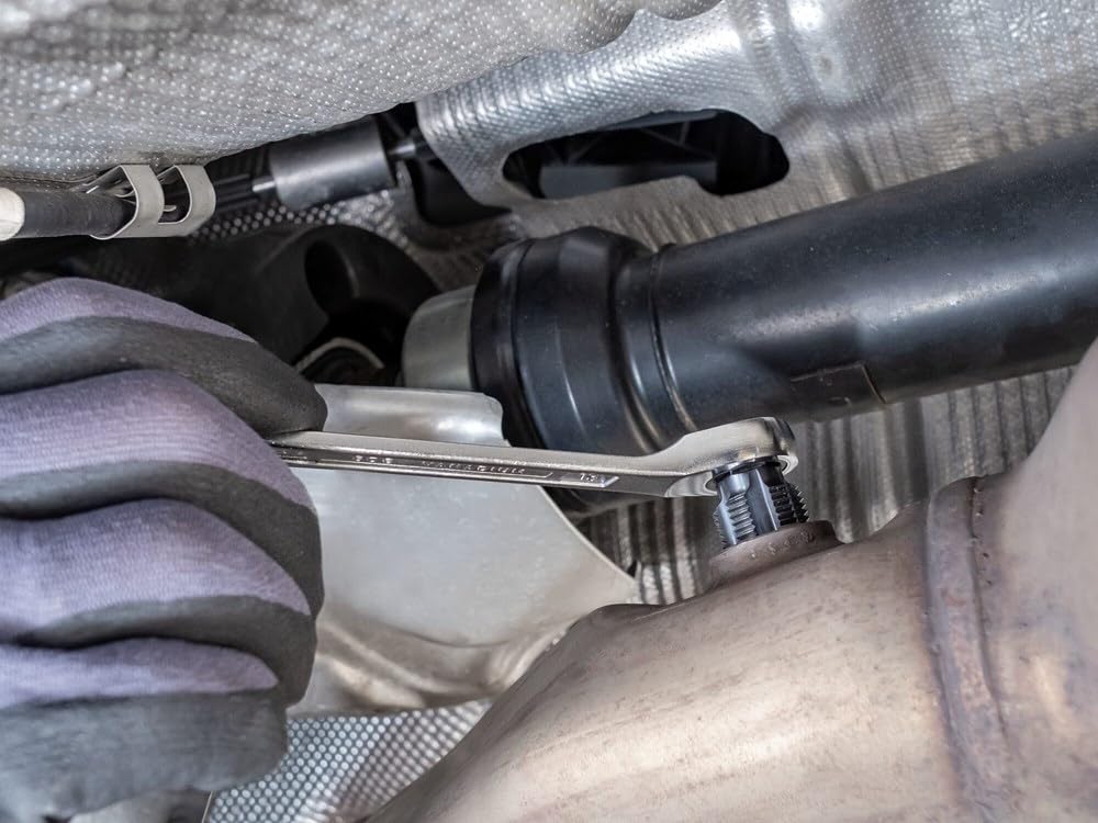 HAZET Obcinak do gwintów 4683-20, sześciokąt zewnętrzny 13 mm, M20 x 1,5, do czujników NOX w samochodach ciężarowych i osobowych, śruba prowadząca zapobiega przechylaniu, powłoka TiAIN
