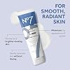 Limpiador facial exfoliante No7 Lift & Luminate, 3.3 Fl Oz | Exfoliante suave, vitaminas C, E y B5, limpiador de poros profundos, para tono de piel opaco y desigual, sin fragancia 3.3 Onzas (Paquete de 1) 3