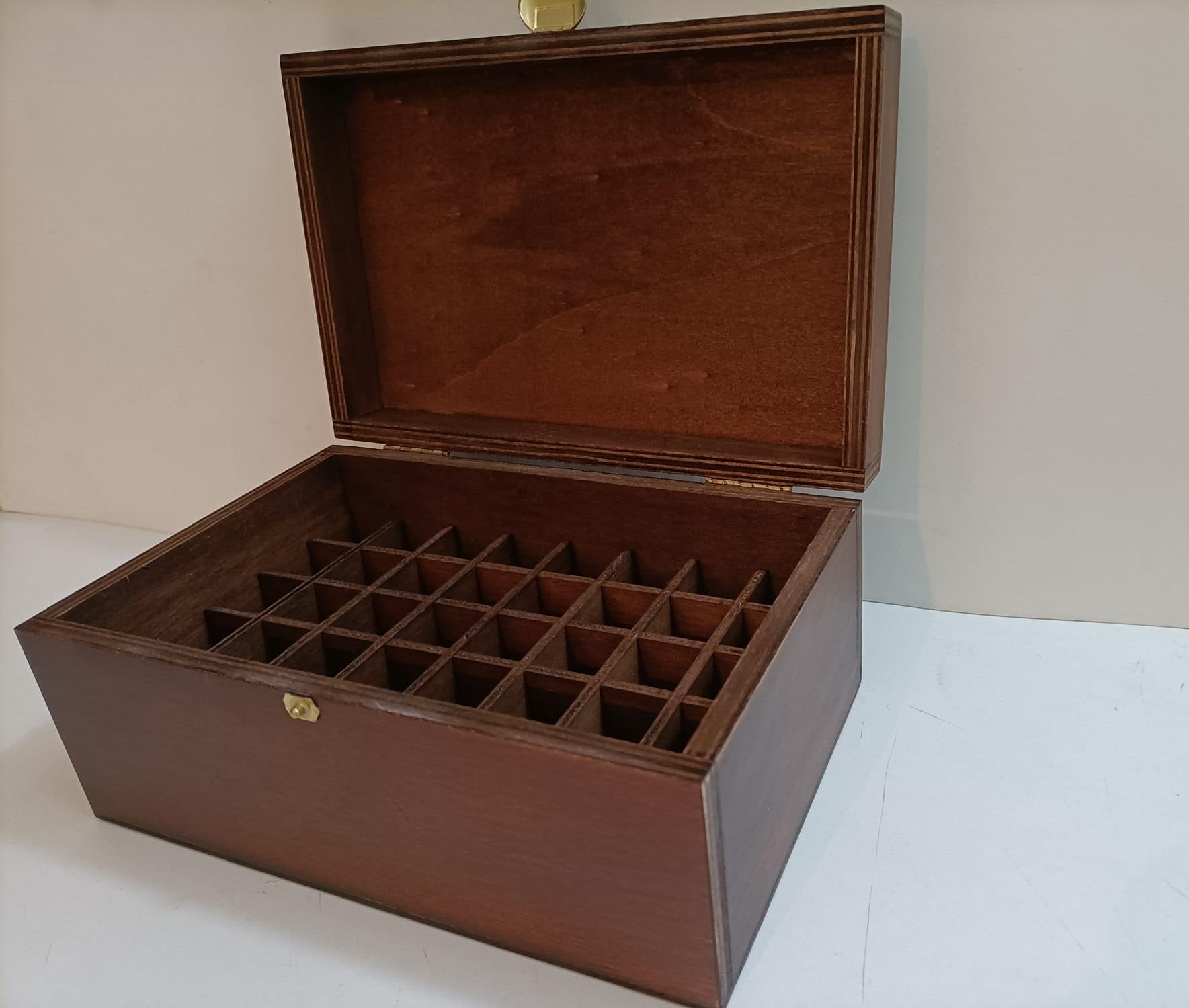 Genérico Caja de Madera con Tapa para Flores Kit de Bach de 10 ml, para 40 Unidades. Medidas Caja Son 21.5cm Largo* 14cm Ancho* 10cm Alto