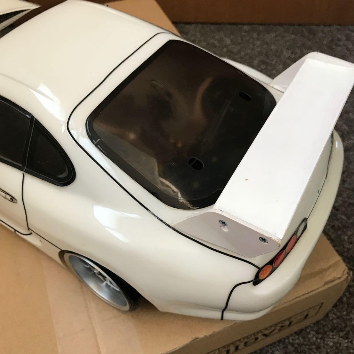 ラジコンボディ 80スープラ 全長約52センチ ホイール付き