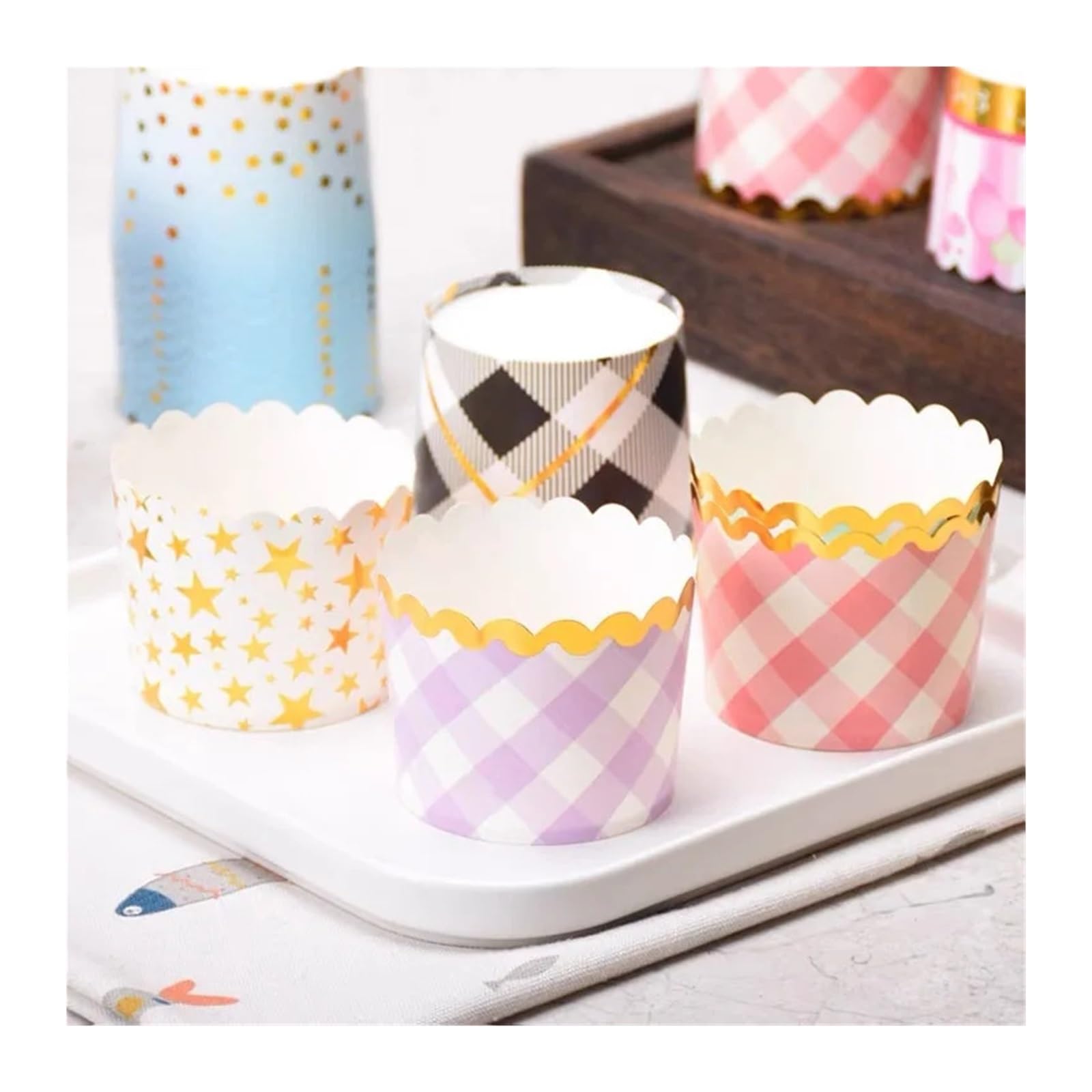 Moldes para tartas, vasos de papel para cupcakes, paquete de 100, multicolor, para hornear magdalenas y cupcakes, resistentes a la grasa y resistentes, perfectos para fiestas y eventos