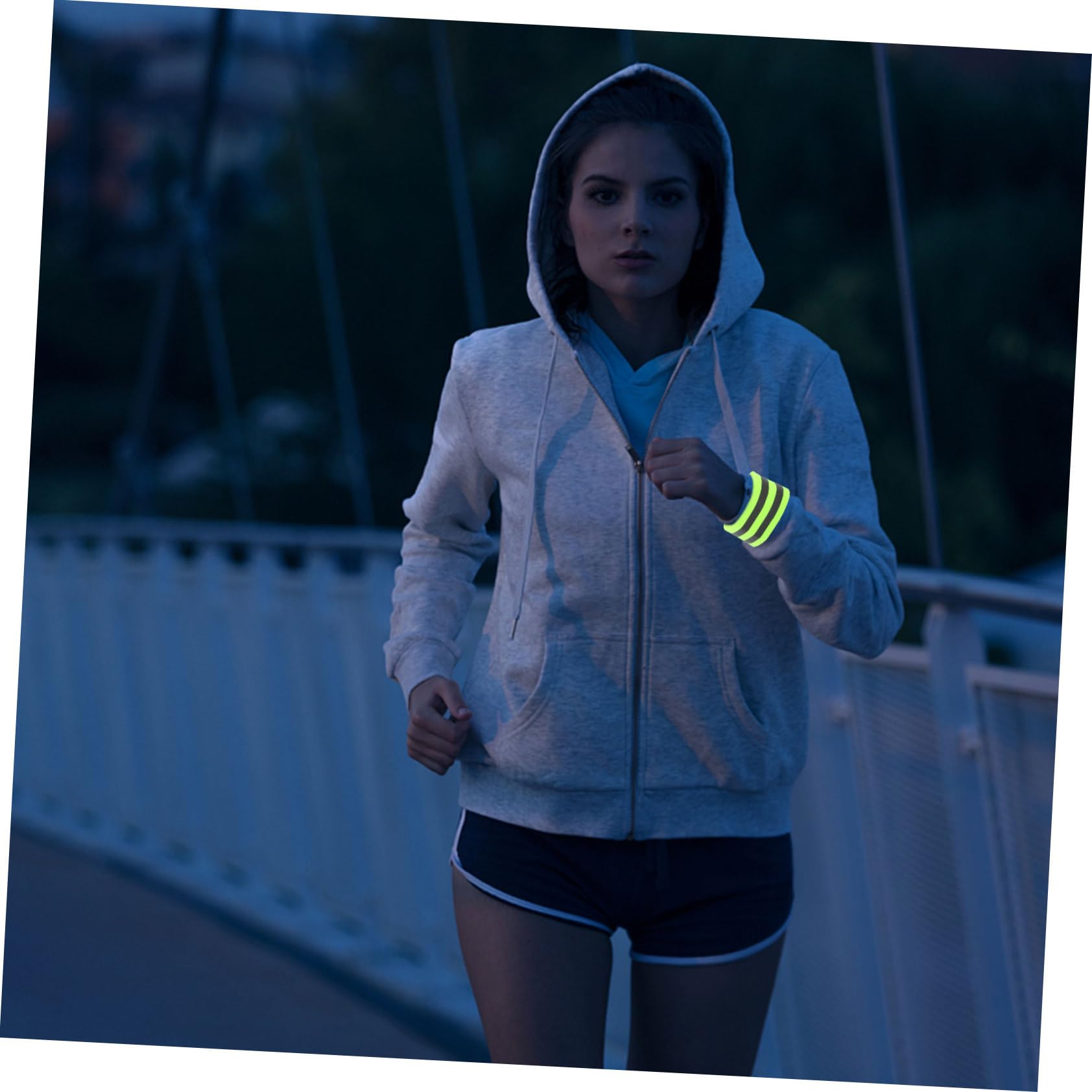 ifundom Fascia Riflettente Notturna per Corsa E attività Banda Sicurezza E Stretchable con Strisce visibilità per Sicurezza Notturna