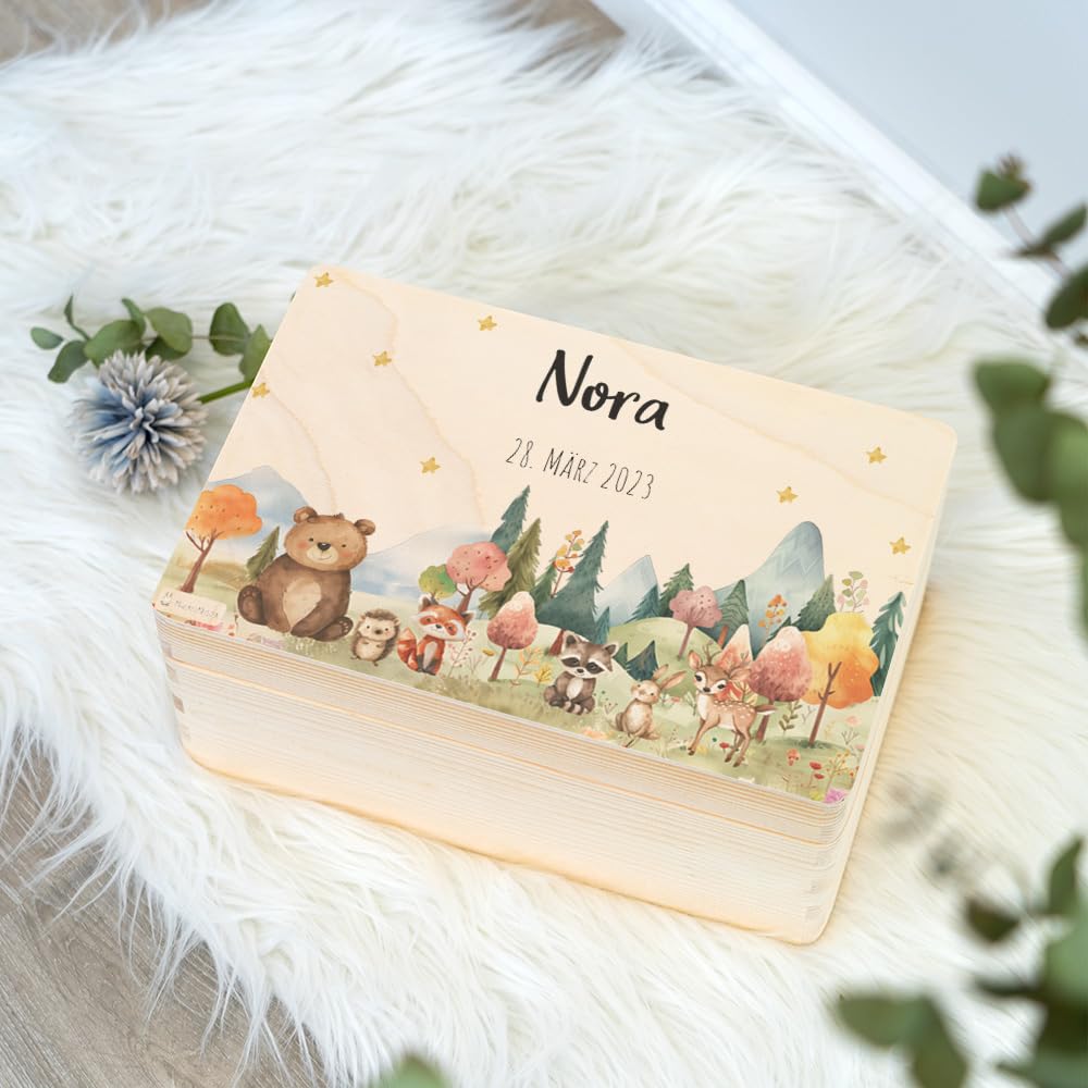 Geschenkfreude Erinnerungsbox Baby Personalisiert - 30x20x14cm - UV-Druck - Individuelle Aufbewahrungsbox - Erinnerungskiste aus Holz - Taufgeschenk - Geschenke zur Geburt - Waldfreunde Lichtung