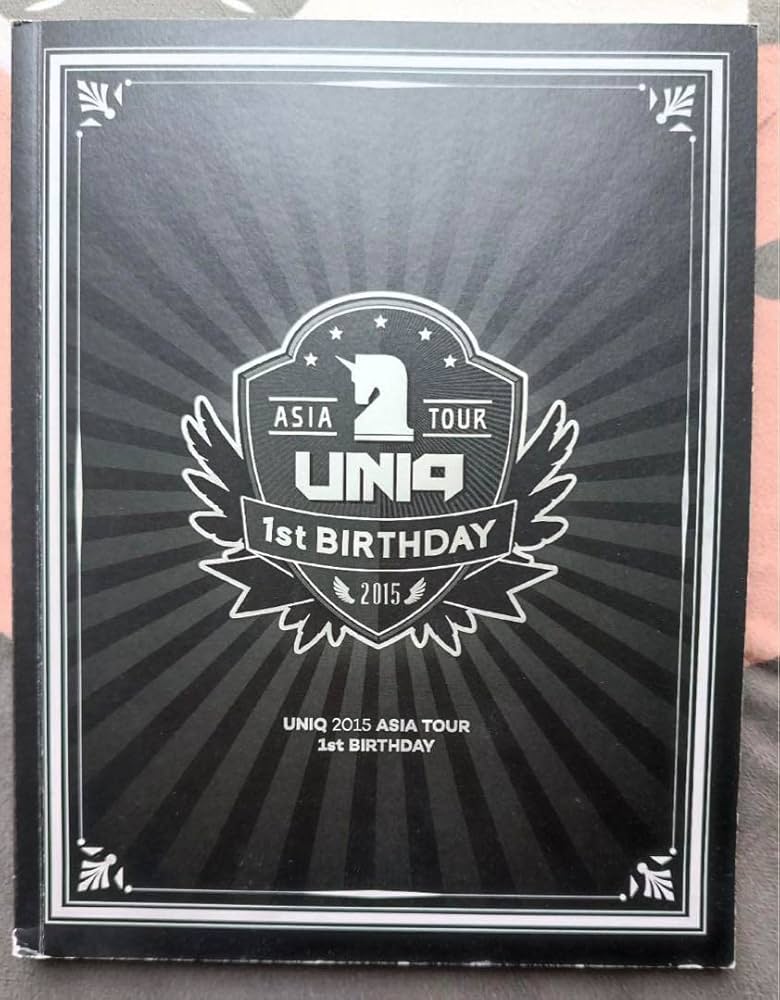 UNIQ デビュー1周年記念写真集　イボ　トレカ Amazon.co.jp: 絶版 UNIQ 王一博 1周年 記念写真集 PB 2015年