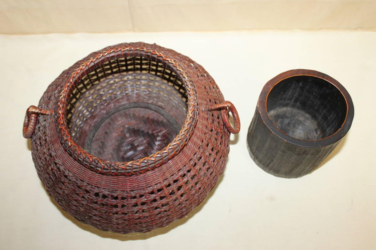 Amazon.co.jp: 古い竹かご籠華道茶道花入れ竹細工昭和初期古道具 303