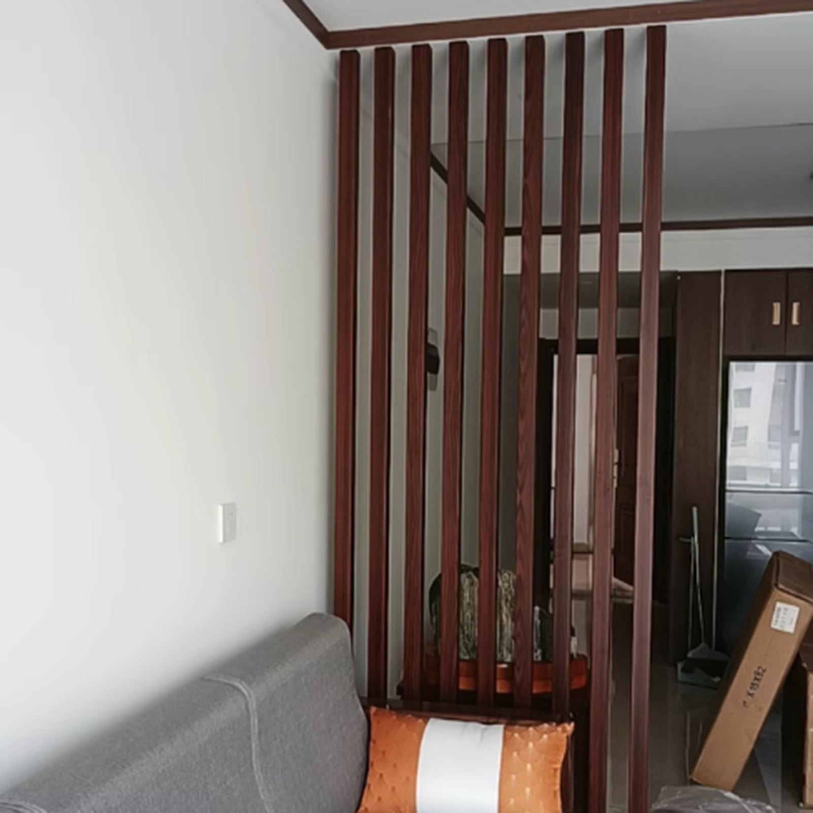 Colonne en alliage d'aluminium grain de bois claustra sol au plafond 210cm
