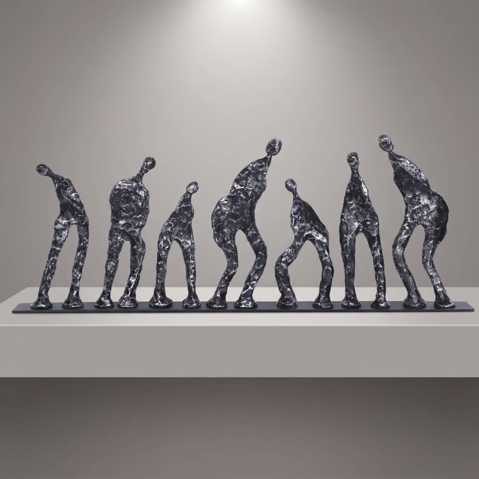 Skulptur mit Magneten modern Figurengruppe handgefertigt Kunstobjekt für Sammler, Konsole, Büro, Regal