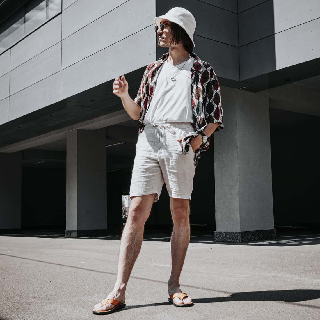 Harssidanzar Sandali infradito da uomo, infradito estive comode scarpe da spiaggia con morbida pelle in microfibra (suggerire di acquistare una taglia più grande) KM215