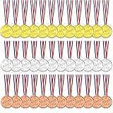 🏆【Medaille für Kinder】: Es gibt 36 pcs Plastikmedaillen für Kinder, Goldmedaillen*12, Silbermedaillen*12, Bronzemedaillen*12. Preismedaille mit einem schönen Design mit Stern, Gewinner und anderen Mustern, was eine gute Bestätigung für die Gewinner ist