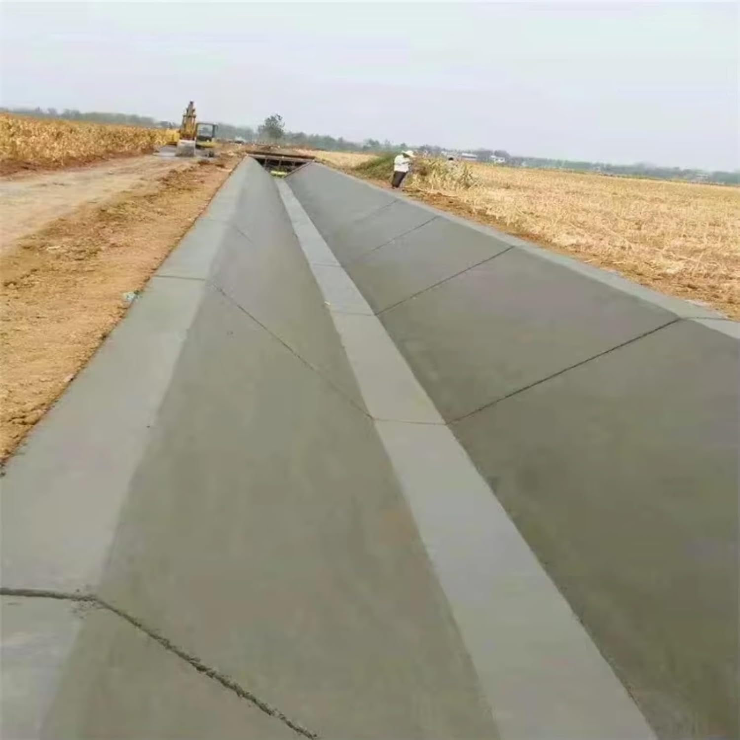 Cement Ditch Laying Machine – Hydraulic Concrete Ditch Forming & Trenching Equipment with High-Precision Channel Paving for Farm Irrigation