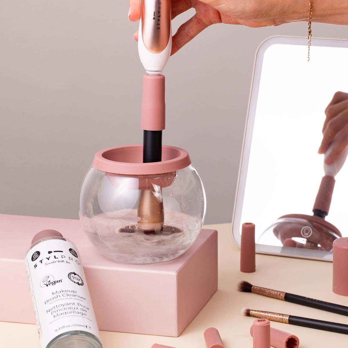 Elektrischer Make-up-Pinselreiniger und Trockner mit 8 Pinselkragen, automatischer Spinning Pinselreiniger