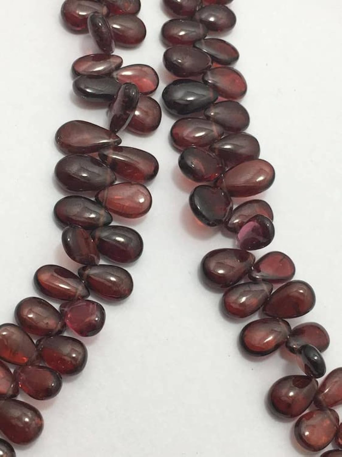 Perles de grenat du Mozambique en forme de poire lisse pour création joaillière haut de gamme