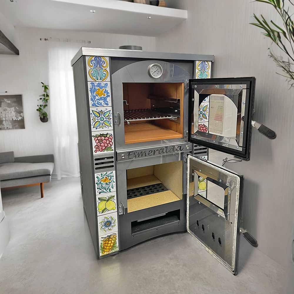 Stufa a Legna Termo ventilata con Forno - Esmeralda Maioliche di Caltagirone - Potenza Riscaldamento 25 Kw, Stufa A Legna Economica in Acciaio Verniciato Antracite, Forno in Mattoni Refrattari