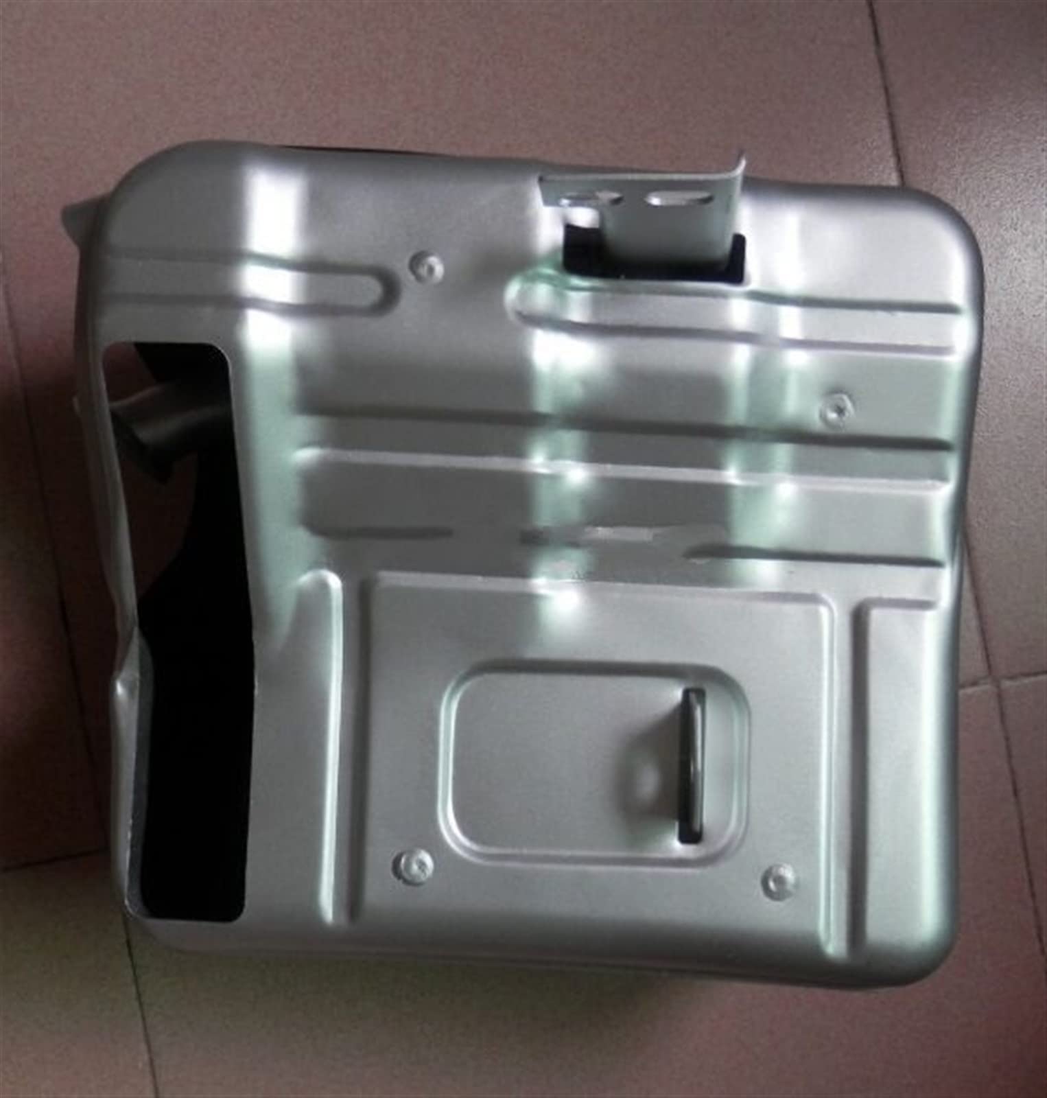 IWBR ENSAMBLE DE SILENCIADOR EF6600 CON CARCASA AJUSTADA for YAMAHA MZ360 5KW GENERADOR ESCAPE MUFFER SHROUD CUBIERTA PROTECTOR DE SILENCIADOR