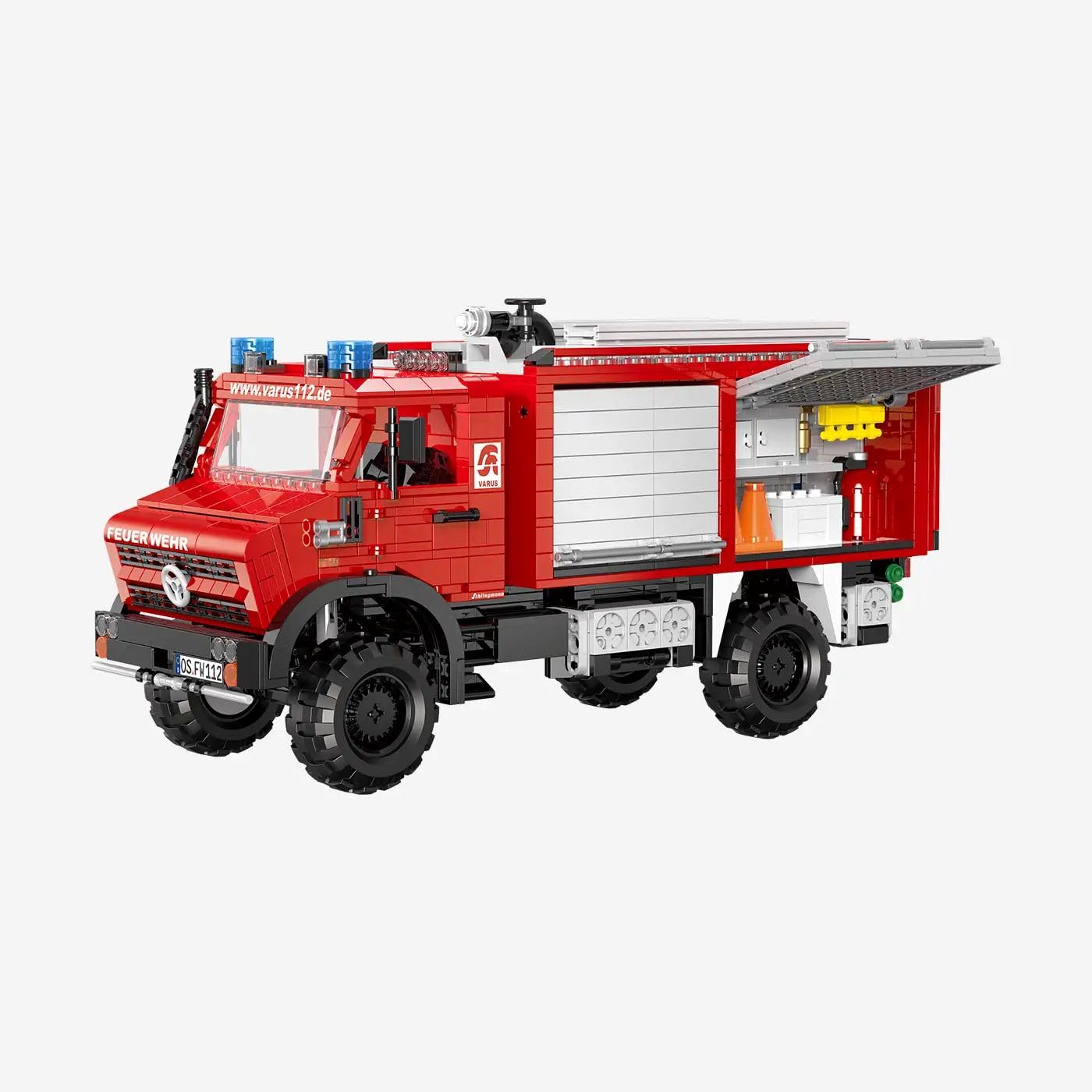 BlueBrixx Schlingmann TLF 3000 VARUS 4x4, 2029 Klemmbausteine, Feuerwehr | Maßstab 1:20, aufklappbare Türen und Geräteräume, motorisierbar, Dachwerfer, offizielles Lizenzset, 109967