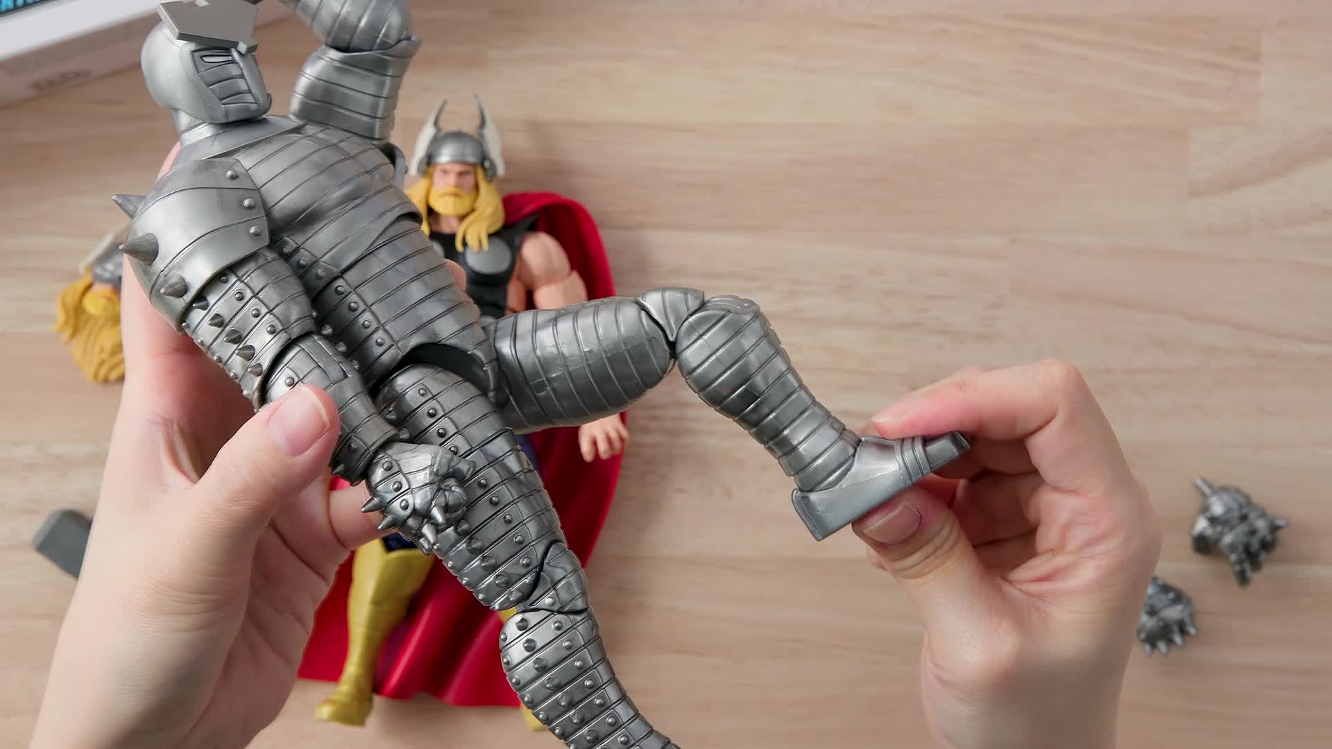 Marvel Legends Series: Thor Vs. Marvel's Destroyer, Action Figure Da 15 Cm Per Il 60° Anniversario Degli Avengers, Con 5 Accessori