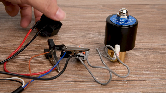 Amazon.co.jp: Heschen 黄銅 電磁弁 2W-025-08 直動式 12 VDC PT1/4 常