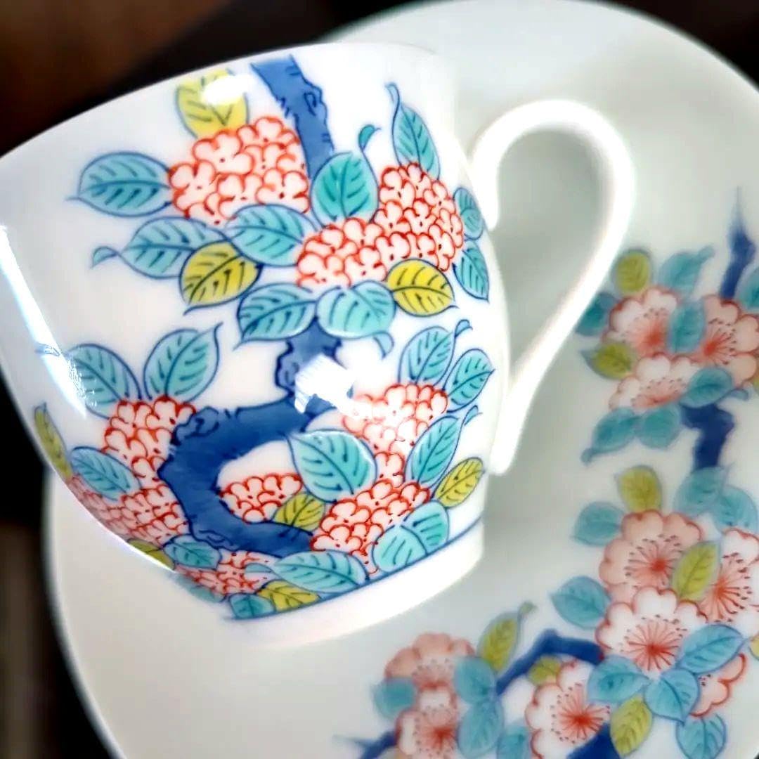 美品、色鍋島焼きのコーヒーカップ2客 有田焼 色鍋島コーヒー碗皿