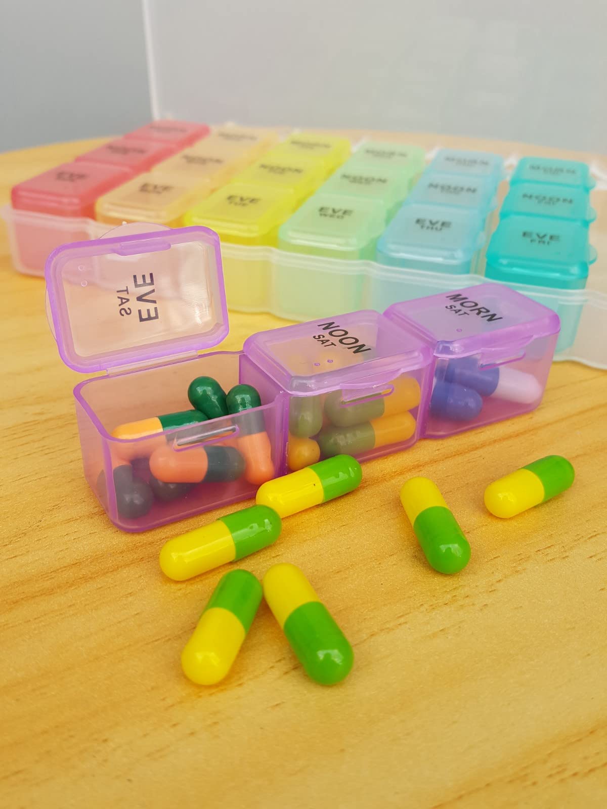 50 EWANTO Tablettenbox Pillendose Medikamentenbox 7 Tage 21 Fächer mehrfarbig 7 entnehmbare Tagesboxen pill box Tabletten Dose Tabletten Dispenser