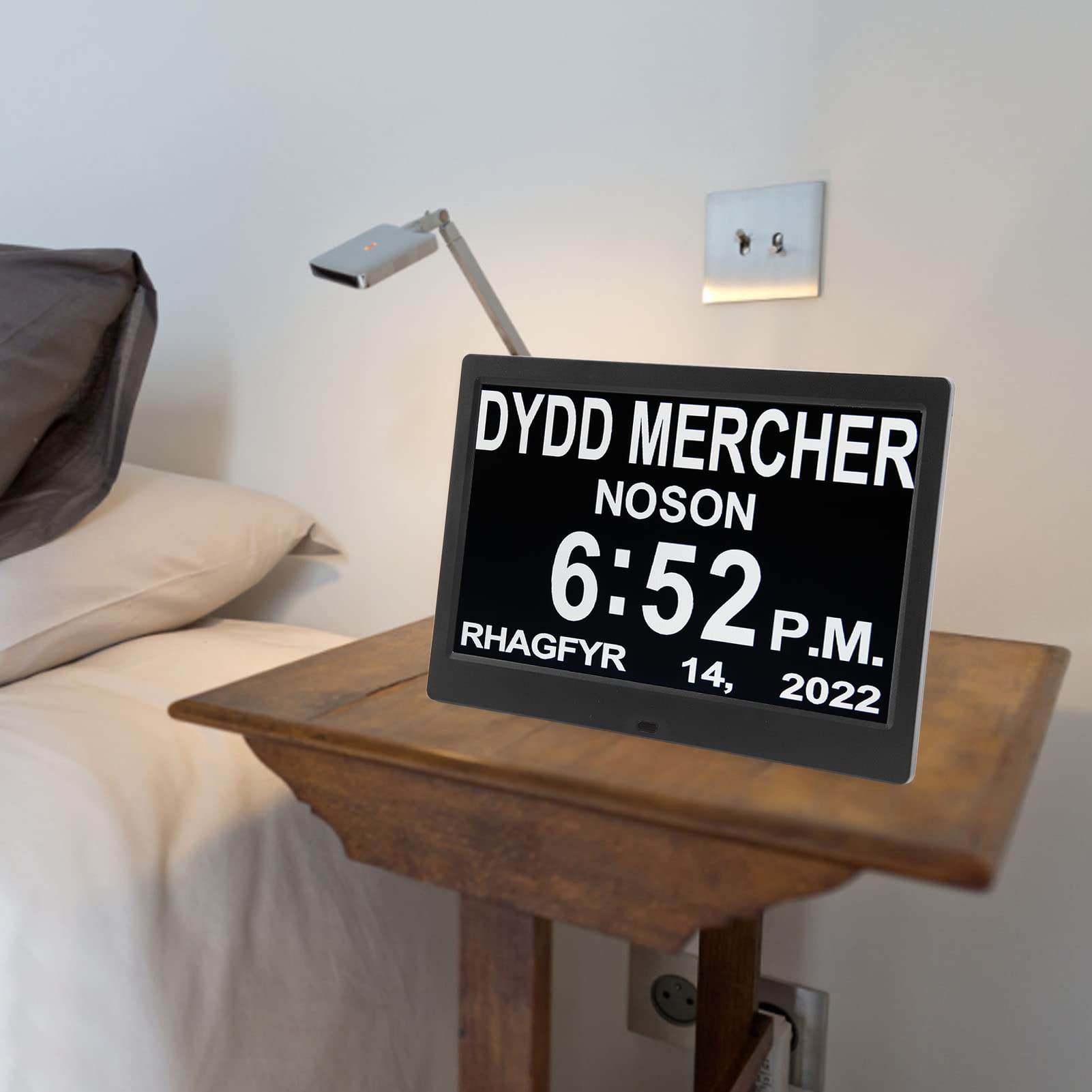 Fockety Reloj digital grande de 10 pulgadas para demencia con 5 alarmas personalizadas, calendario digital regulable, con día y fecha para enfermedades (enchufe europeo)