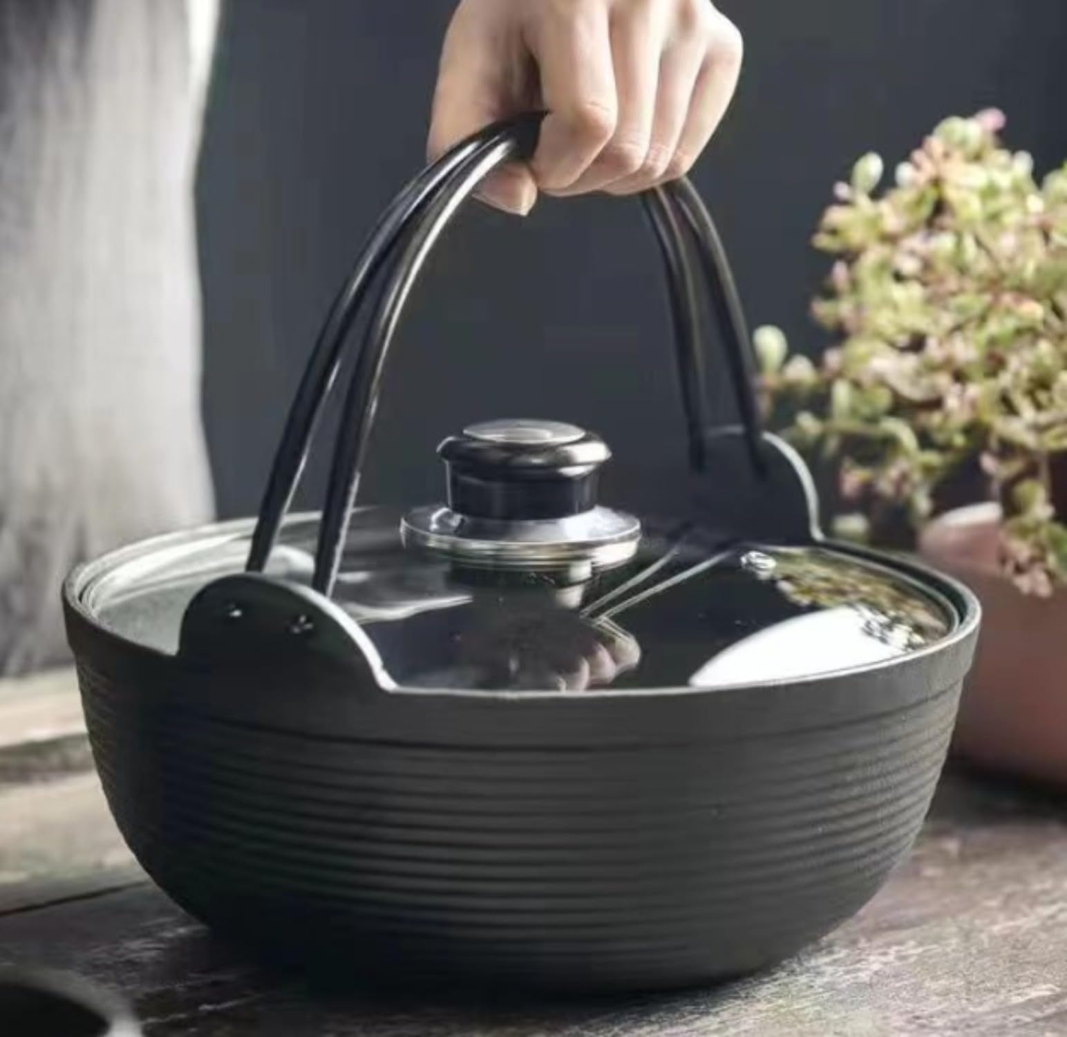 Amazon｜中華鍋 南部鉄器 ガラス蓋・木蓋付 鋳鉄ボディ 直火調理可