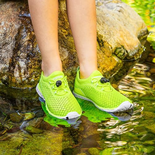Image of DOUSSPRT Water Shoes for Kids Boys Girls Quick Dry Beach Sports Swim Pool Aqua Shoes for Toddler /Little Kid /Big Kid